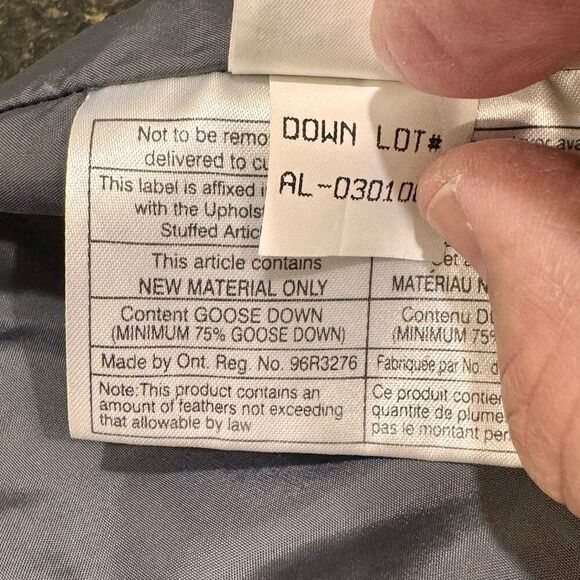 Vintage Eddie Bauer Navy Blue Down Coat. Size Large. - Picture 10 of 11